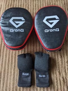 ISAMI イサミ手サポーターとパンチングミットのセットのサムネイル