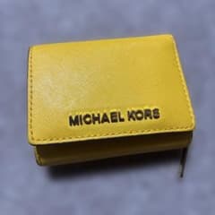 MICHAEL KORS イエロー 三つ折り財布のサムネイル