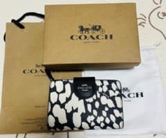 希少】 新品 未使用 コーチCOACH二つ折り財布 レオパード ブラッ