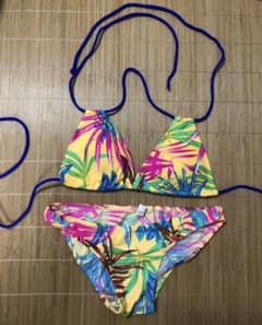 リーフビキニ☆パット付き☆ZARA好きなかたのサムネイル