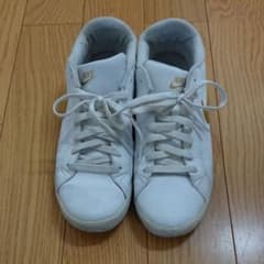 NIKE スニーカーのサムネイル