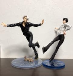 ユーリ!!! on ICE ヴィクトル・勇利フィギュアセット【最終値下げ】のサムネイル