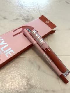 KYLIE COSMETIC ✨ リップライナー＆リップカラーセットのサムネイル