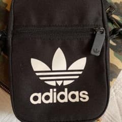 adidas アディダス ショルダーバッグ最終値下げ売り切りのサムネイル