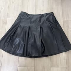 フェイクレザー プリーツスカート インナーパンツ付き 黒 JM 美品 キッズのサムネイル