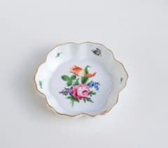 希少品✩ ヘレンド　チューリップの花束　クッキーディッシュ 希少品✩ ヘレンド チューリップの花束 クッキーディッシュ - メルカリ