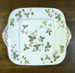 美品】ウェッジウッド ワイルドストロベリー 大皿 黒壺 - メルカリ