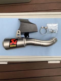 YZF-R25 アクラポビッチ　スリップオン マフラーのサムネイル