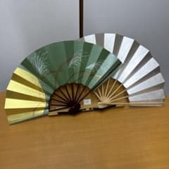 舞扇子 2本セット 日本舞踊 舞台用 緑地ススキ柄 銀地のサムネイル