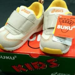 新品asicsスニーカー♡のサムネイル