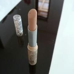 アニエス。コンシーラーのサムネイル