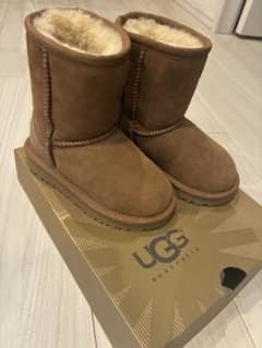 UGG キッズブーツ T CLASSIC 5251T 8のサムネイル