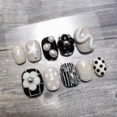 《現品》ベリーショートモノクロモノトーン個性派ニュアンスネイルのサムネイル