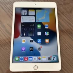 Apple iPad mini4ゴールド Apple Bluetootイヤホン付 - メルカリ