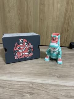 TOKYOGUNS 怪獣スニーカーヘッド TOY PEOPLE 1期カラー - メルカリ