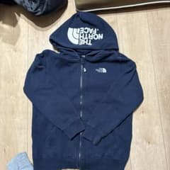 THE NORTH FACE ネイビー パーカー 150のサムネイル