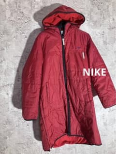 ☘️Nikeフード付き 内ボア 裏起毛 レッド ベンチコート ジャンパー ☘️Nikeフード付き 内ボア 裏起毛 レッド ベンチコート ジャンパー