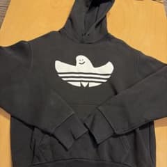 adidasパーカーのサムネイル