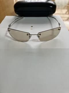 GUCCIシルバー メタルフレーム サングラス ケース付きのサムネイル
