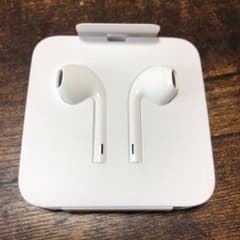 iPhone付属品 Apple純正イヤホンのサムネイル