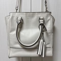 COACH ホワイトレザー ショルダーバッグのサムネイル