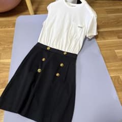 最終価格【極美品】miumiu ワンピース 胸ワッペン付き 最終価格【極美品】miumiu ワンピース 胸ワッペン付き - メルカリ