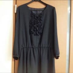 紺色のワンピースのサムネイル