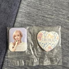ILLIT IROHA 缶バッジ 2種セットのサムネイル