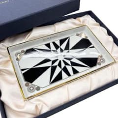 HARRY WINSTON ハリーウィンストンD.L.＆Co VIP限定ギフト ハリー・ウィンストンが辰年を祝したウォッチを発表。世界で8本限定の