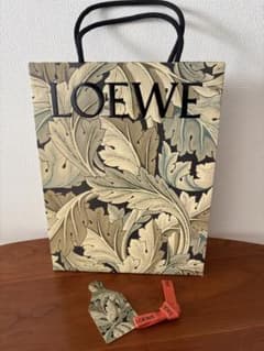 LOEWE ロエベ ショップ袋 紙袋 タグ付きのサムネイル