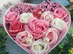 ☆女性に大人気☆ピンク　中箱　3色ソープフラワー/せっけんの香り・プレゼント・花のサムネイル