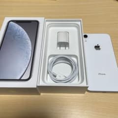 iPhone XR White 64 GB au【ジャンク品】のサムネイル