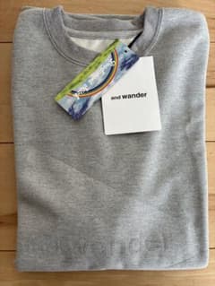 and wander グレー 長袖Tシャツ