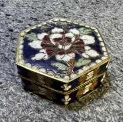 希少 中国伝統工芸 七宝焼 景泰藍 小物入れ 牡丹 紋様 華やか 六角形