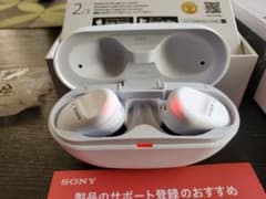 値下げ  SONY WF-SP800N白 ワイヤレスイヤホンのサムネイル
