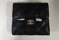 CHANEL ノベルティ二つ折り財布 ゴールド金具 - メルカリ