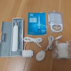 Braun Oral-B GENIUS 電動歯ブラシ 本体のサムネイル