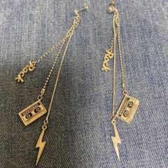 ヒス ロック ピアスのサムネイル
