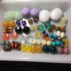 アクリルビーズ ヴィンテージ風 60個以上のサムネイル