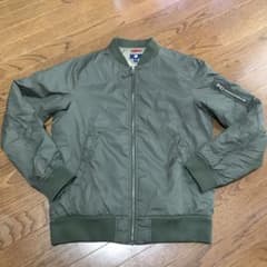 UNIQLO キッズ　ＭＡ１　160cmのサムネイル