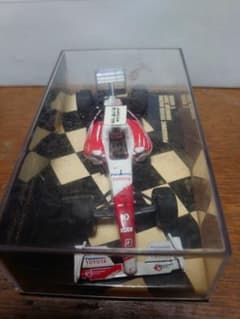 ミニチャンプ1/43ア−トモデル２００９年パナソニックトヨタF1のサムネイル