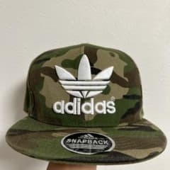 adidas トレフォイル カモフラージュ スナップバック キャップ　値下げ⭕️のサムネイル