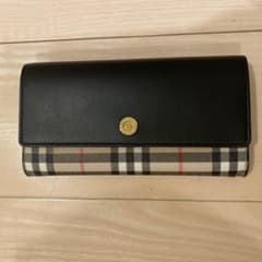美品！バーバリー　長財布のサムネイル