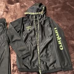 薄手のumbro の上下セットのサムネイル