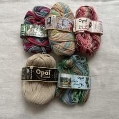 opal毛糸　余り糸のサムネイル