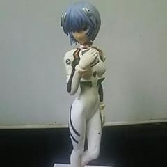 お値下げ♪綾波レイ エヴァ フィギュアのサムネイル