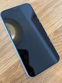 iPhone 11 ホワイト 128 GB docomoのサムネイル