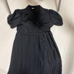黒ミニ丈ワンピースのサムネイル