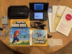 お買い得！DSi本体+New Super Mario BROS.ソフト+攻略本付のサムネイル