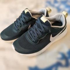 Nike タンジュン イージーオン ダークグリーンスニーカー 22cmのサムネイル